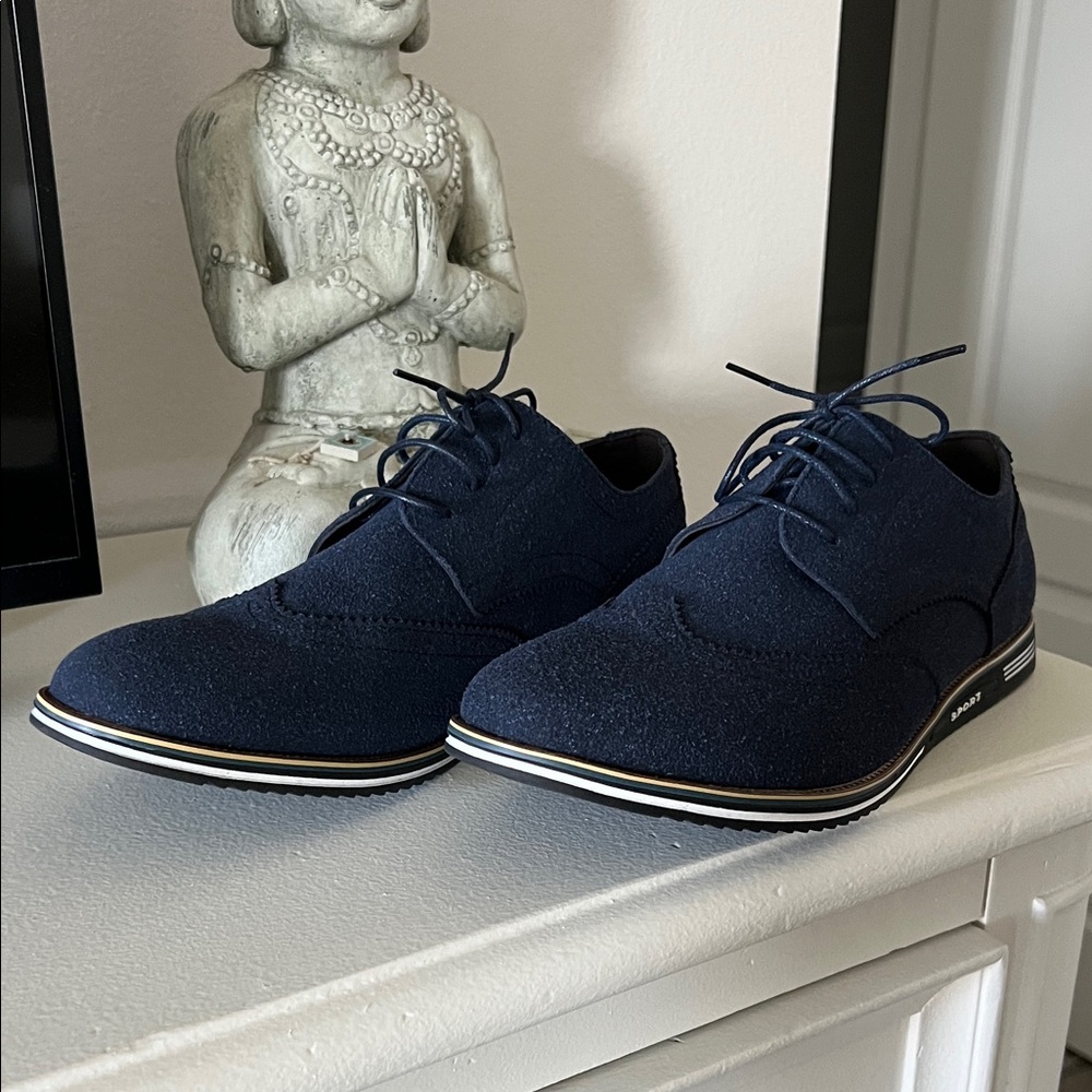 Classic Navy Men's Wingtip Casual Oxfords